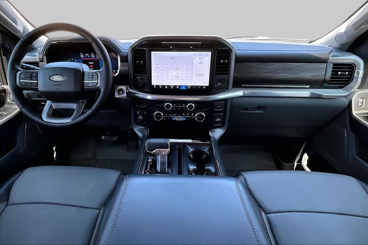 Used 2025 Agate Black Metallic Ford LARIAT image 18