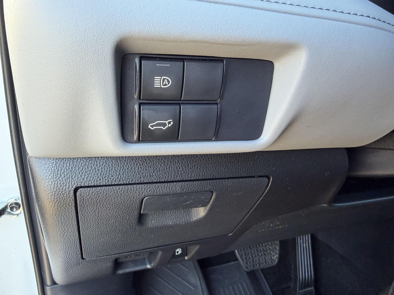 Certified Used 2026 Wind Chill Pearl Toyota XLE image 40