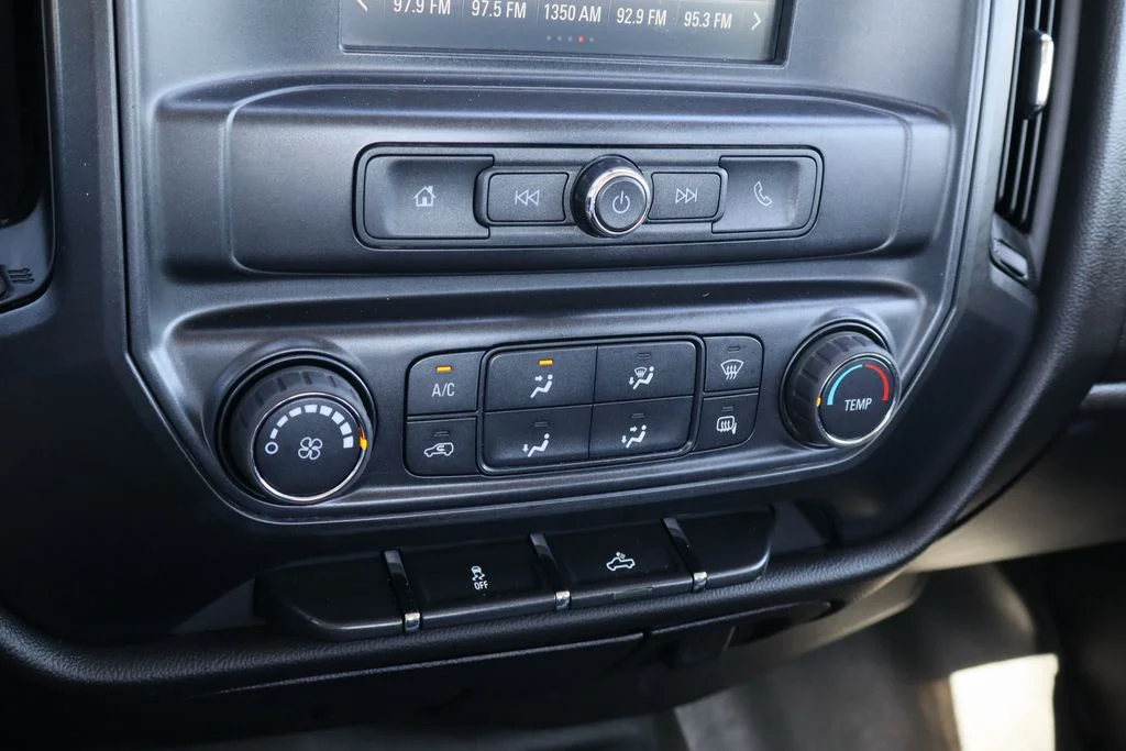 Used 2016 White GMC Base image 18
