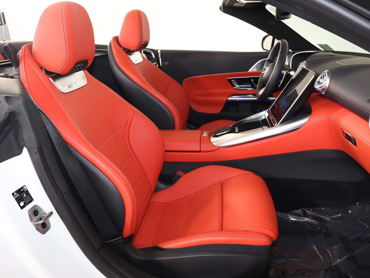 Used 2022 MANUFAKTUR Moonlight White Metallic Mercedes-Benz AMG® SL 63 image 17
