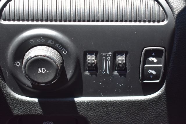 Used 2024 White Jeep Series III image 30