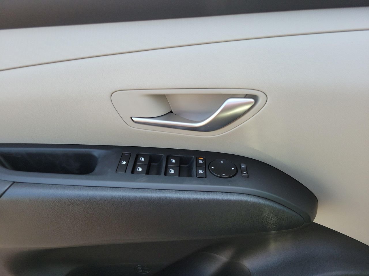 New 2026 Amazon Gray Hyundai SEL AWD image 17