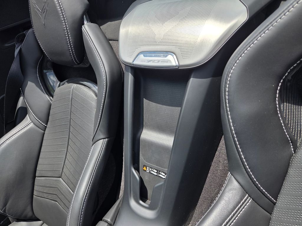 Used 2023 White Chevrolet Stingray image 8