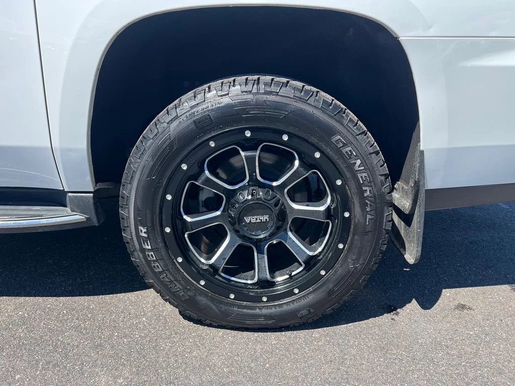 Used 2019 White GMC SLT image 16