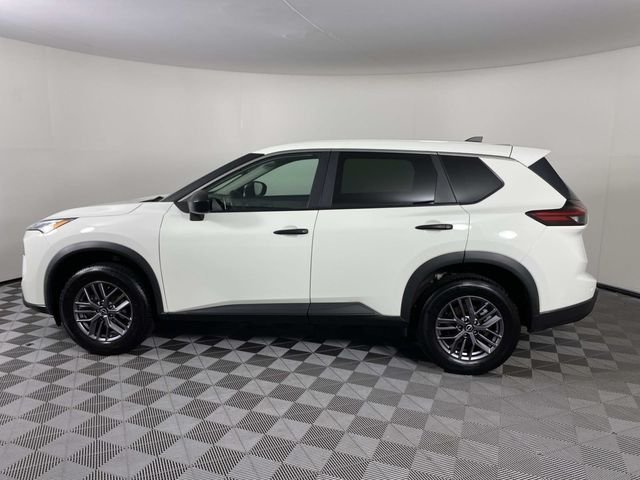 Used 2024 White Nissan S image 5