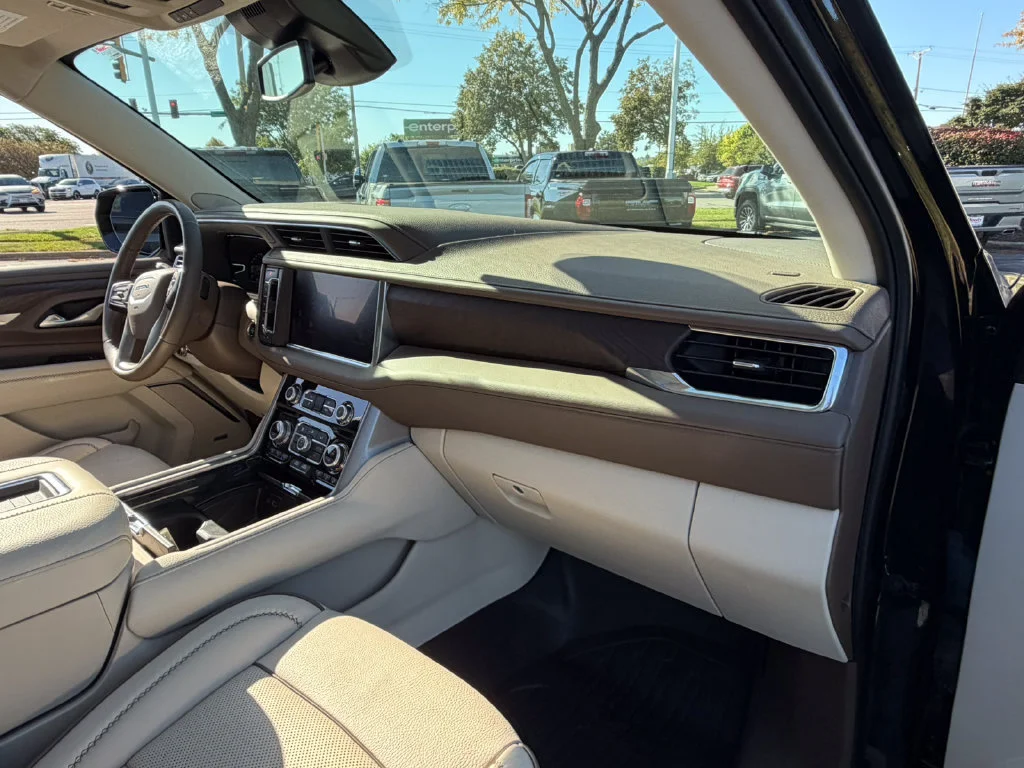 2023 GMC Yukon Denali - Photo 18