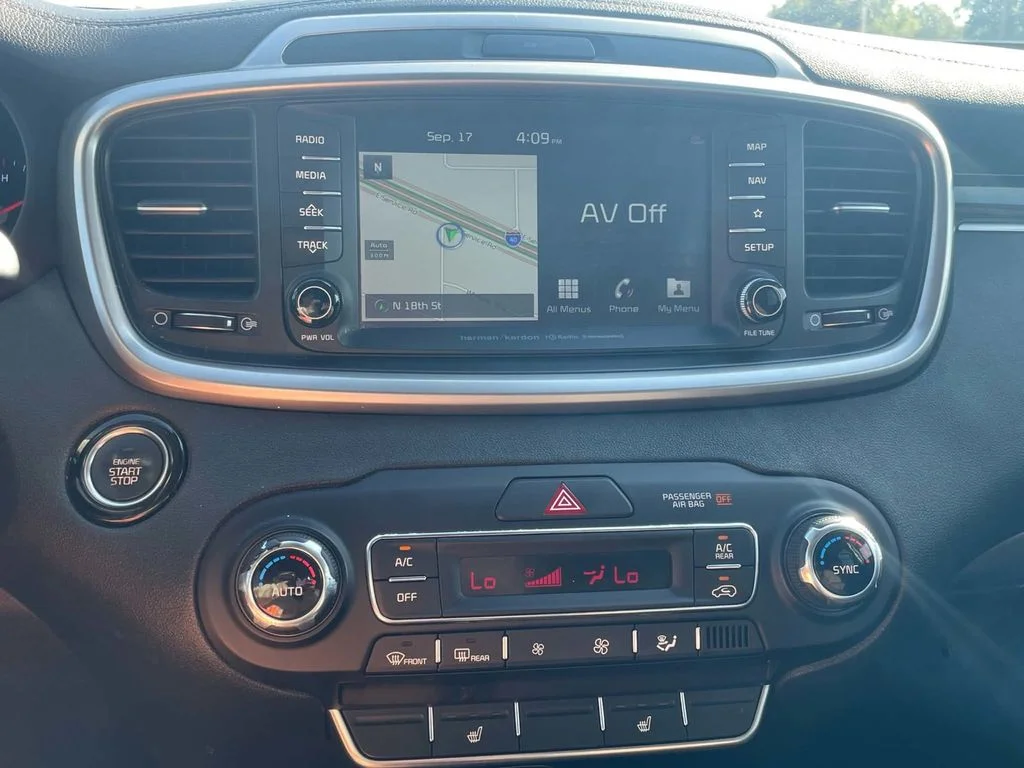 Used 2020 Black Kia SX image 13