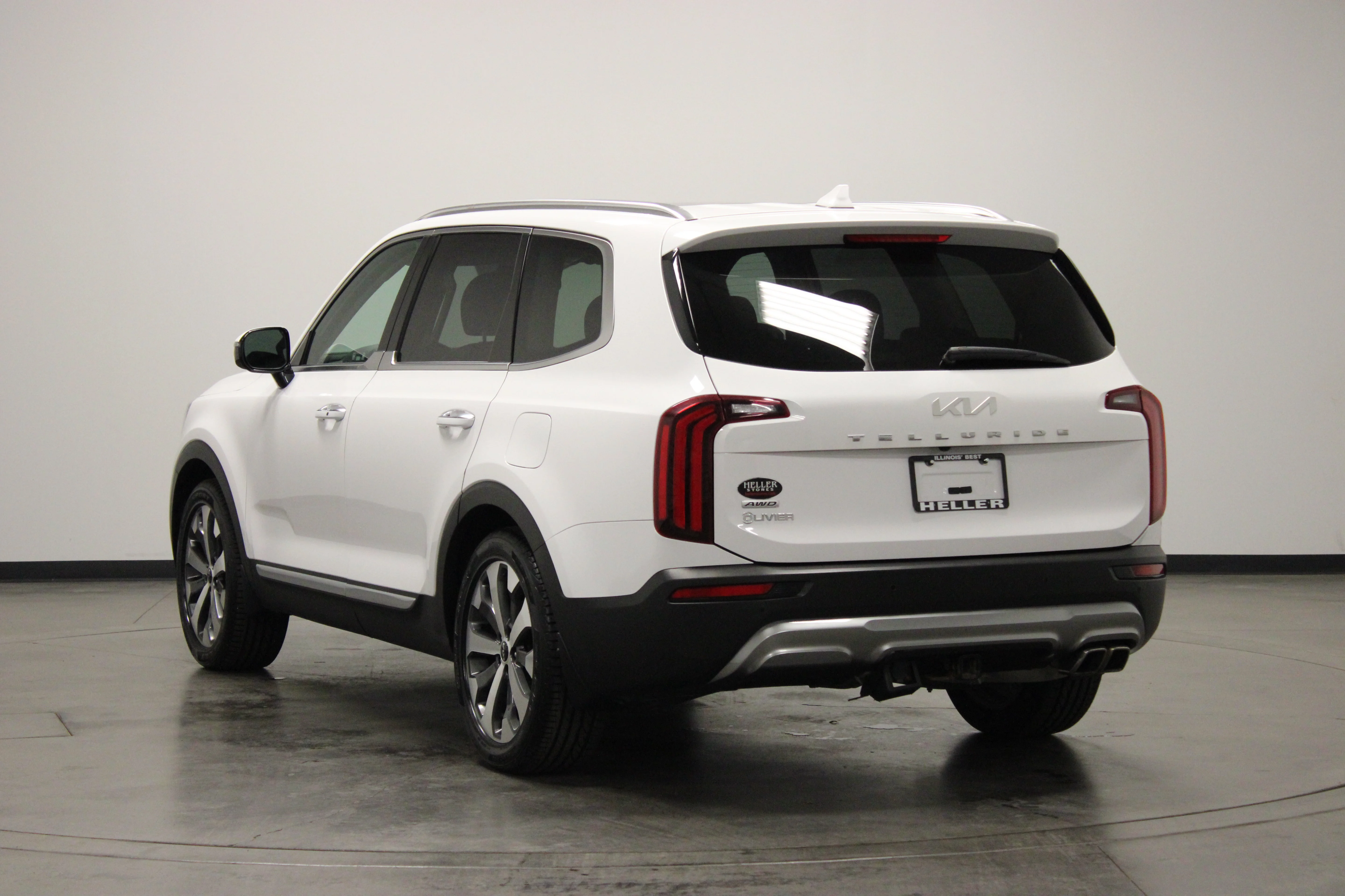 Used 2022 Glacial White Pearl Kia SX image 6