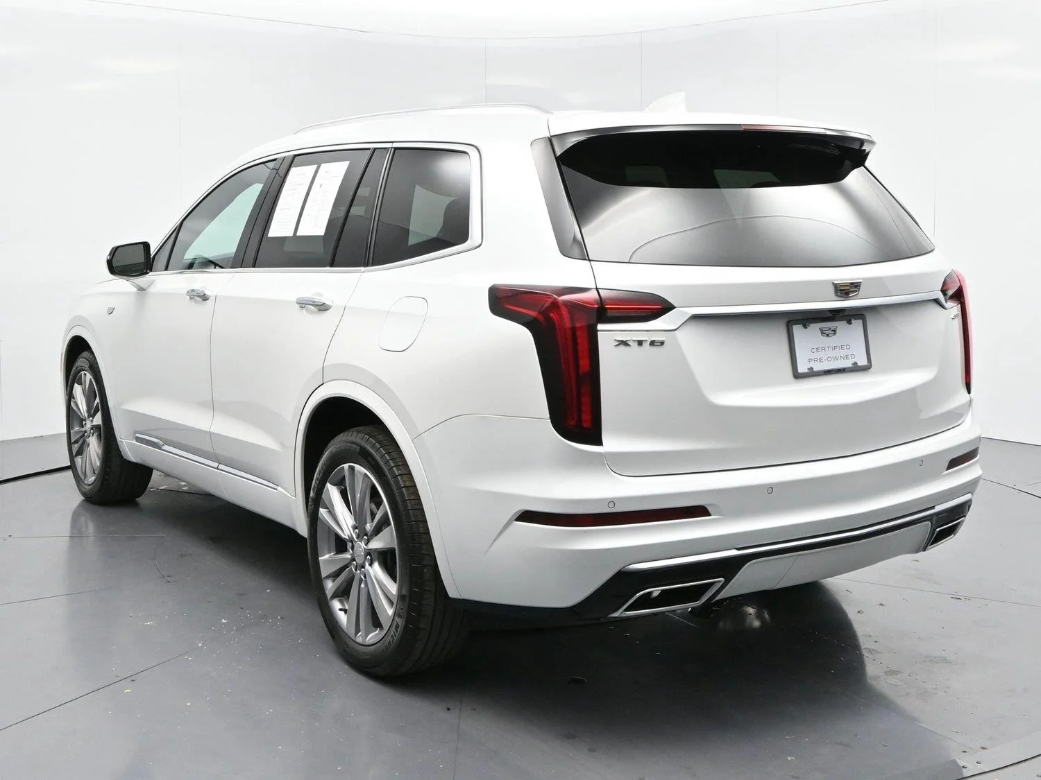 Used 2024 Crystal White Tricoat Cadillac Premium Luxury image 5