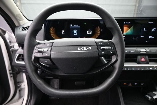 Used 2025 White Kia LXS image 6