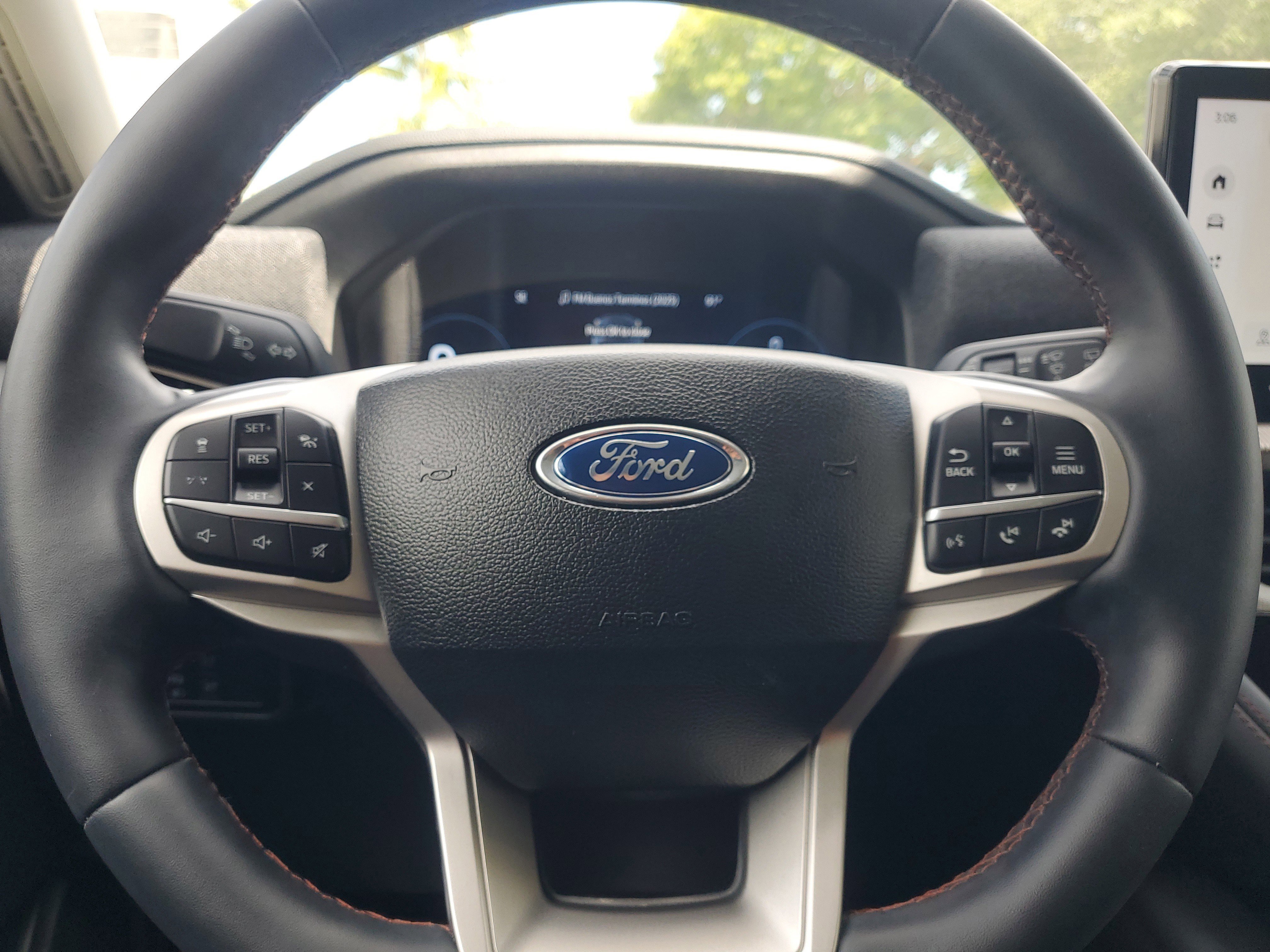 Used 2025 Vapor Blue Ford Active image 22