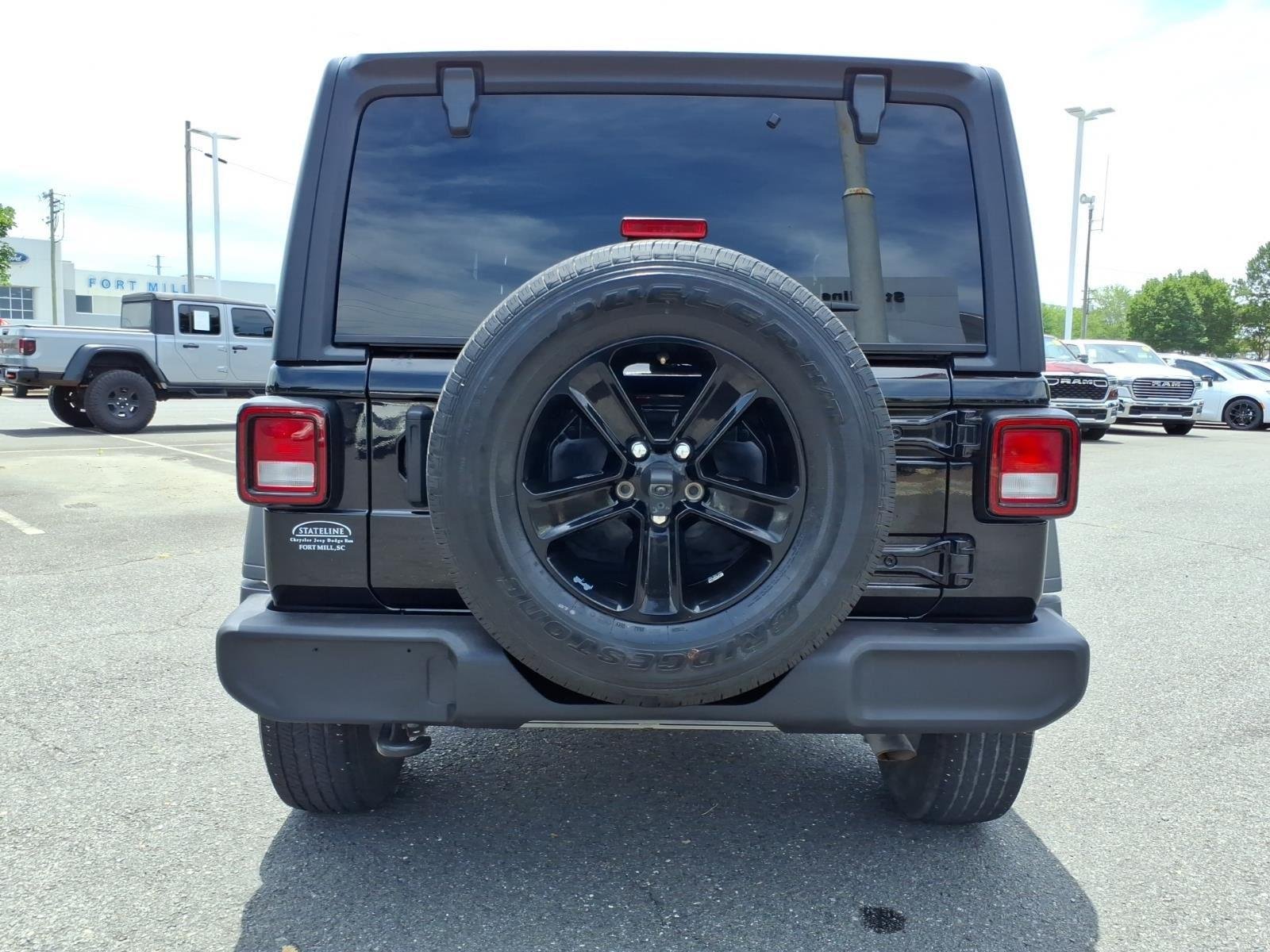 Used 2022 Black Clearcoat Jeep Unlimited Sport Altitude image 17