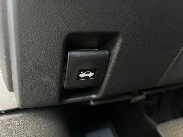 Certified Used 2025 Iridium Lexus 450h+ Luxury image 34