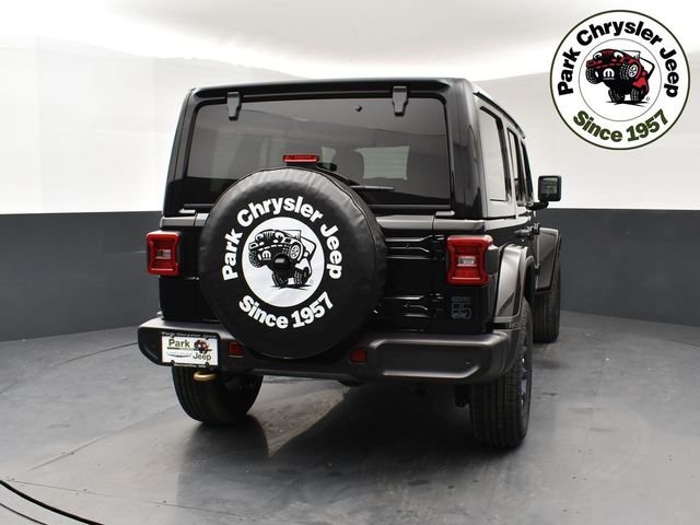 New 2026 Black Clear-Coat Exterior Paint Jeep 85th Anniversary Edition image 5