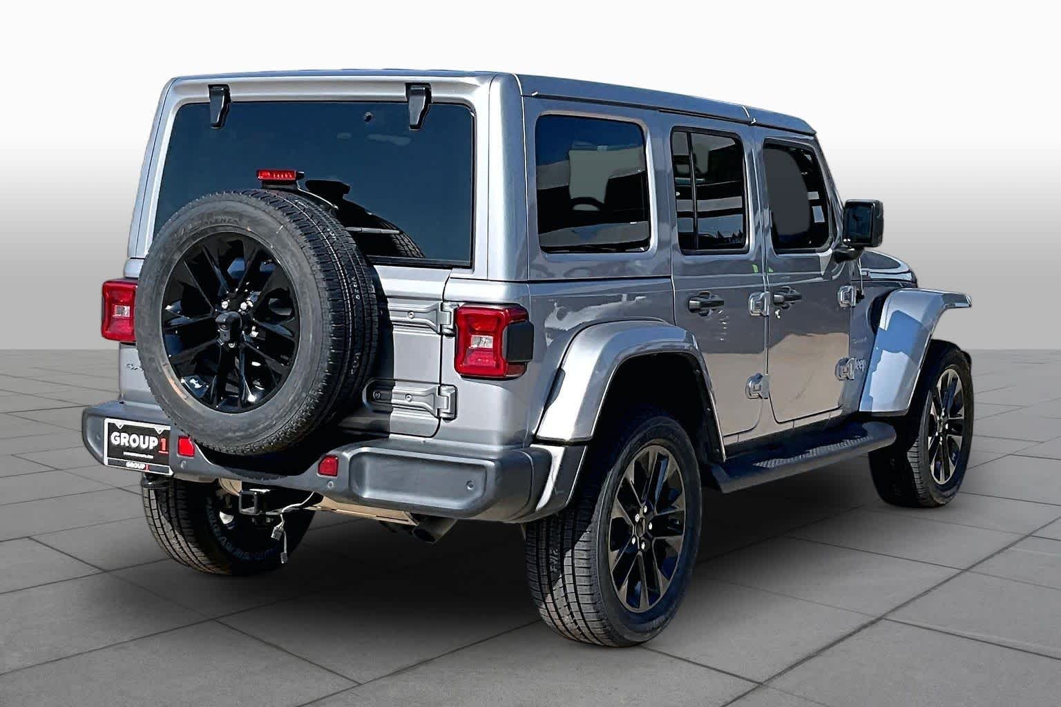 Used 2021 Billet Silver Metallic Clearcoat Jeep Unlimited Sahara image 12