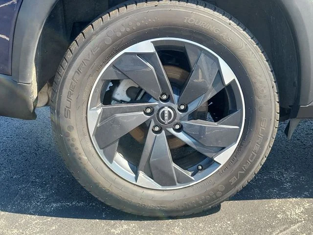Used 2025 Blue Nissan SV image 5