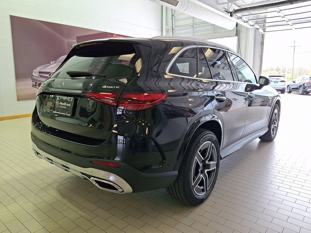 New 2026 Black Mercedes-Benz GLC 300 image 33