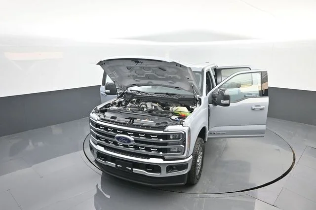 Used 2026 Gray Metallic Ford Lariat image 31