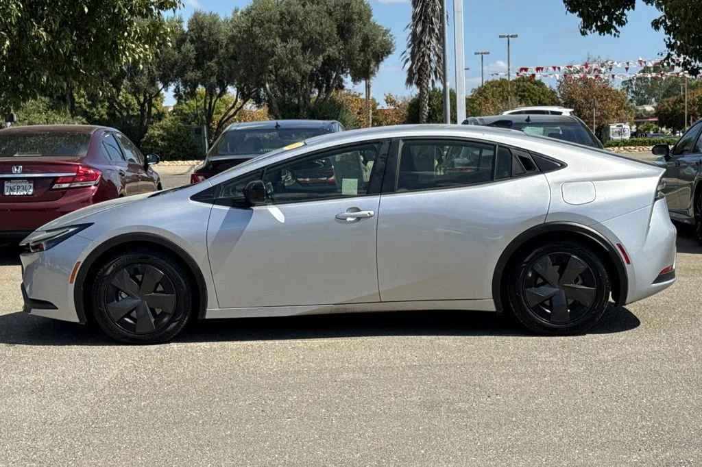 Used 2026  Toyota SE image 10