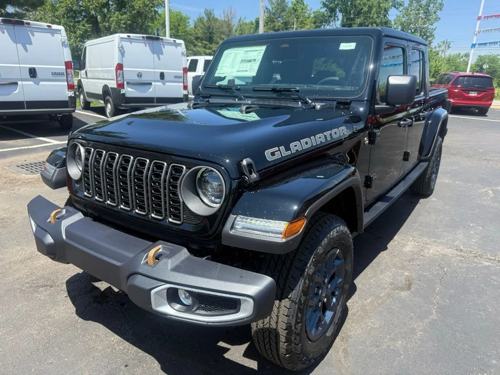 New 2026 Black Clear-Coat Exterior Paint Jeep 85th Anniversary Edition image 8