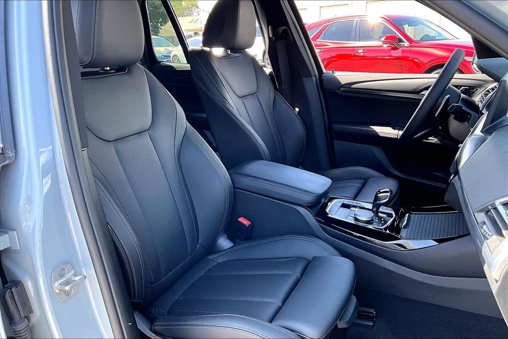 Used 2024 Gray BMW M40i image 30