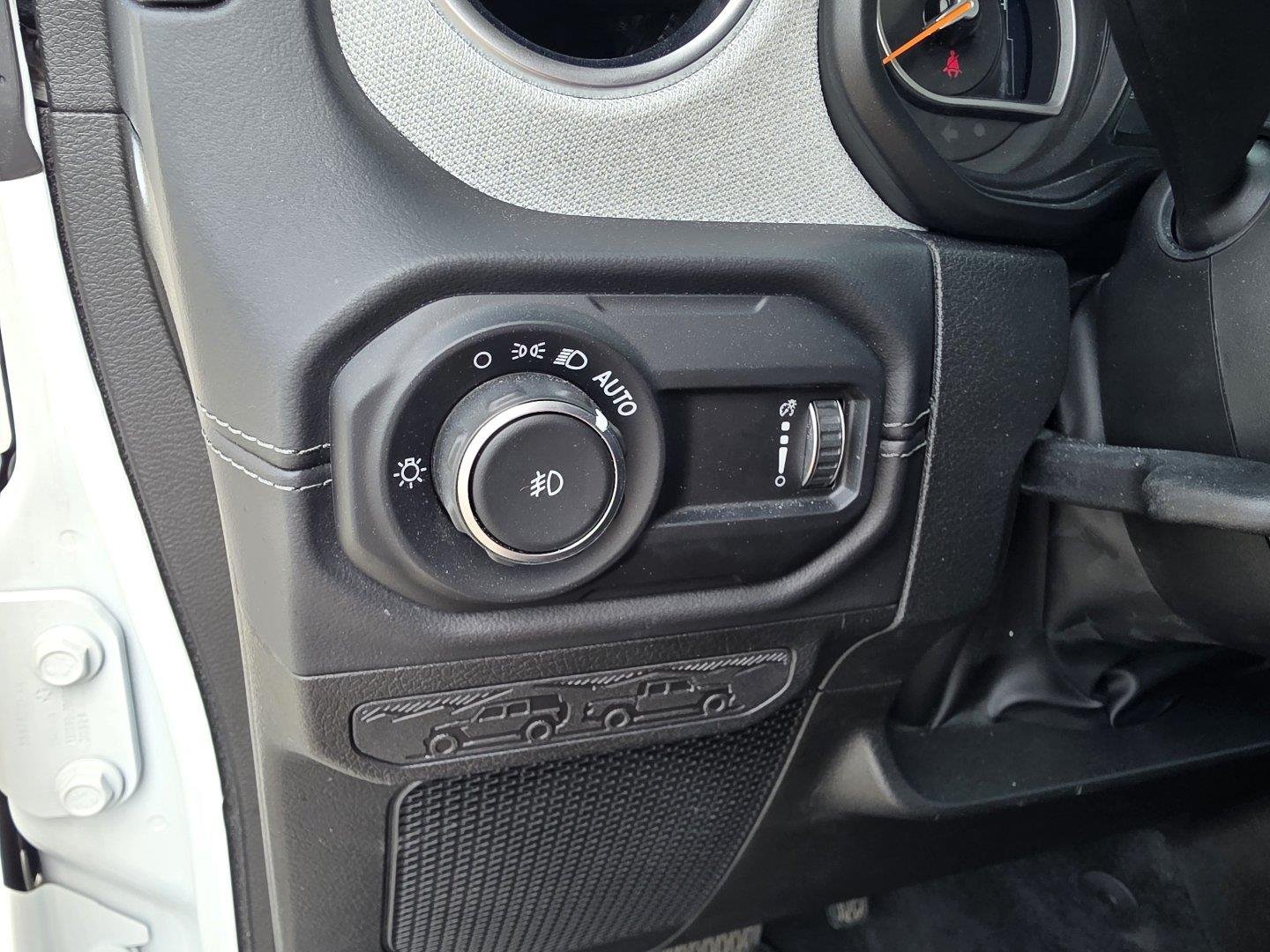 Used 2026 Bright White Clearcoat Jeep Sahara image 21