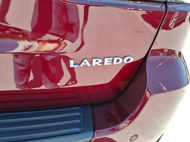Used 2022 Red Jeep Laredo X image 8