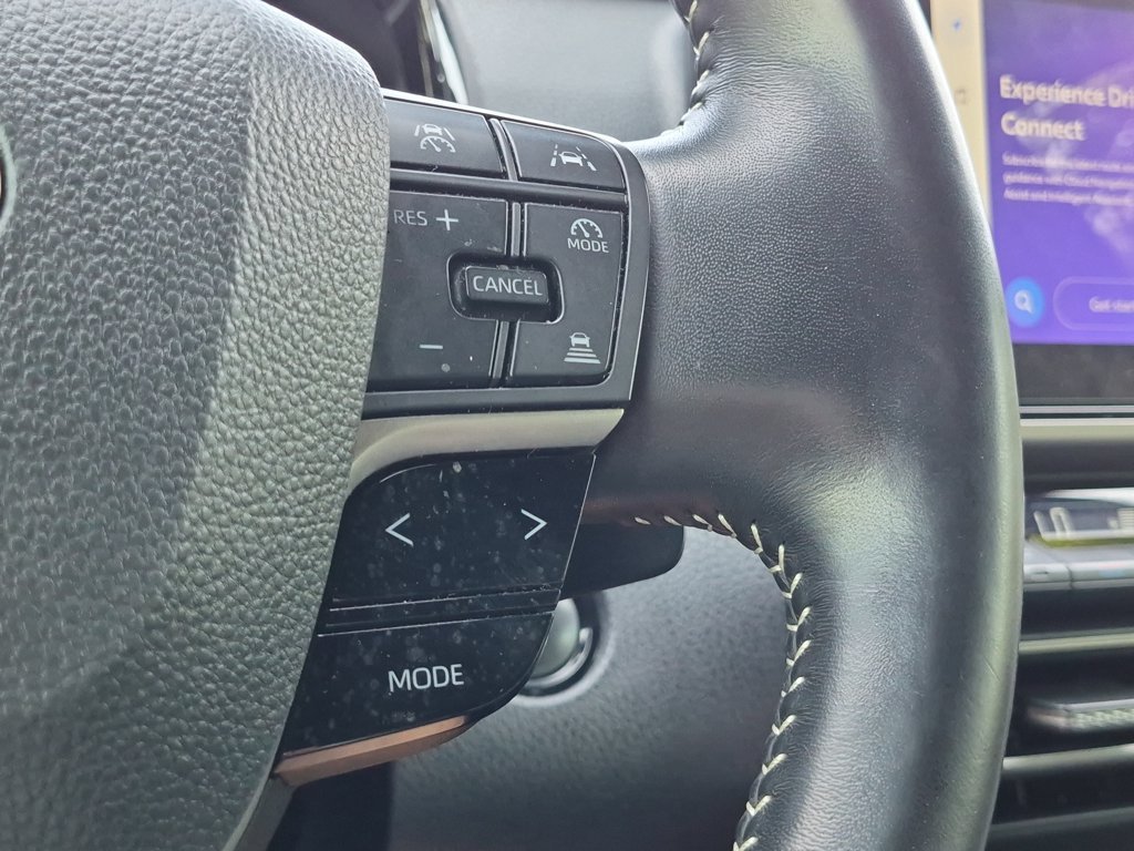 Used 2025  Toyota SE image 28