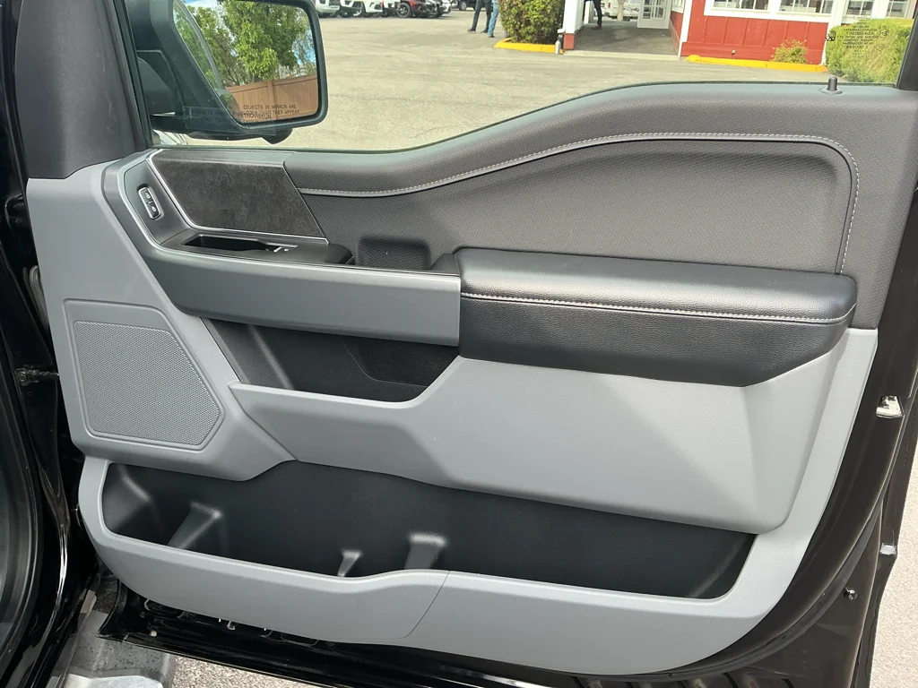 Used 2024 AGATE BLACK METALLIC Ford XLT image 12
