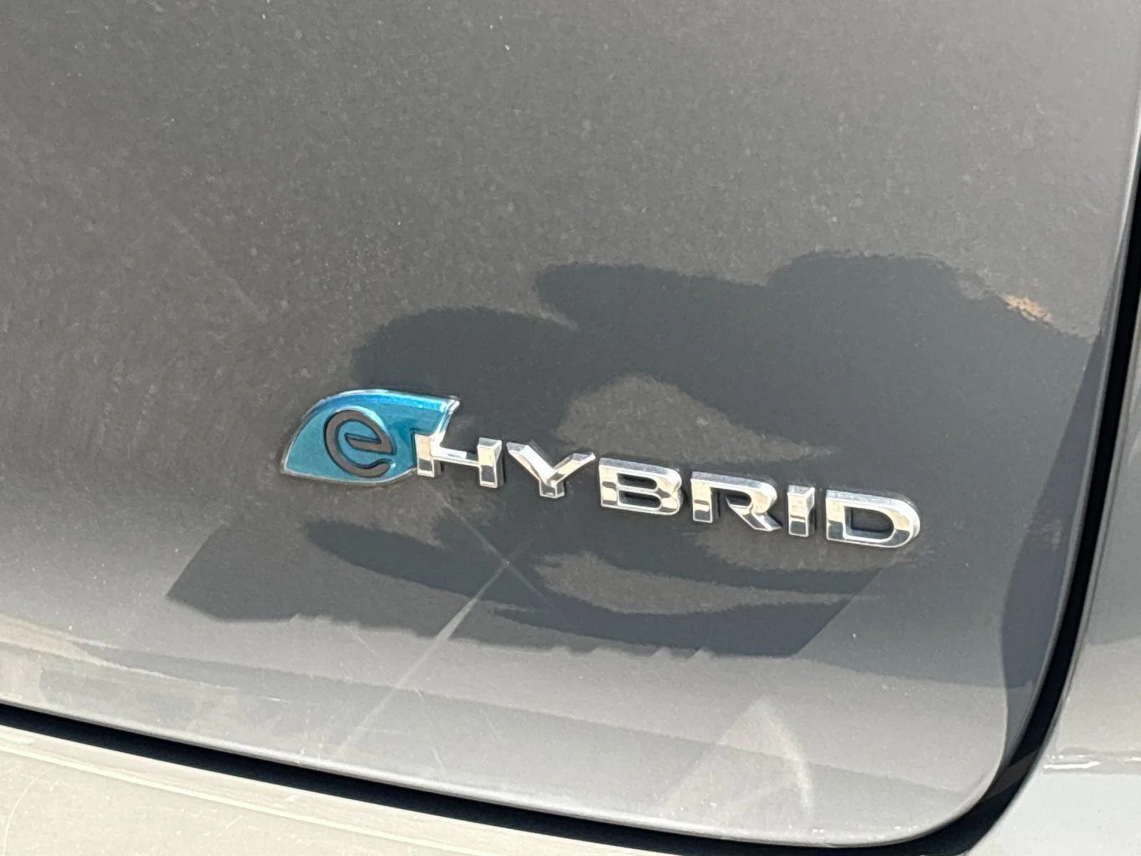 Used 2023 Ceramic Gray Clearcoat Chrysler Hybrid Touring L image 11