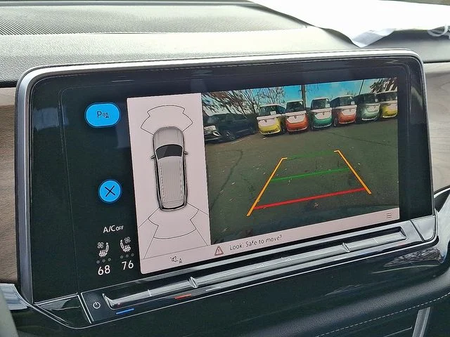 New 2026 Black Volkswagen 2.0T SE w/Technology image 13
