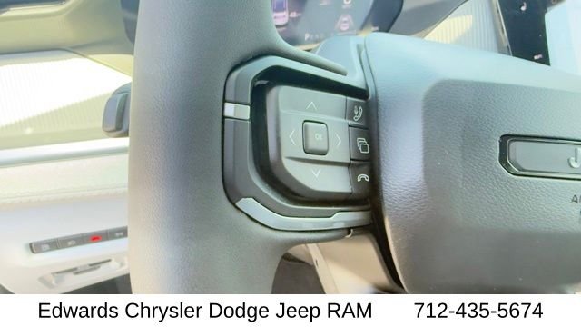 New 2026 Diamond Black Crystal Pearlcoat Jeep Laredo image 14