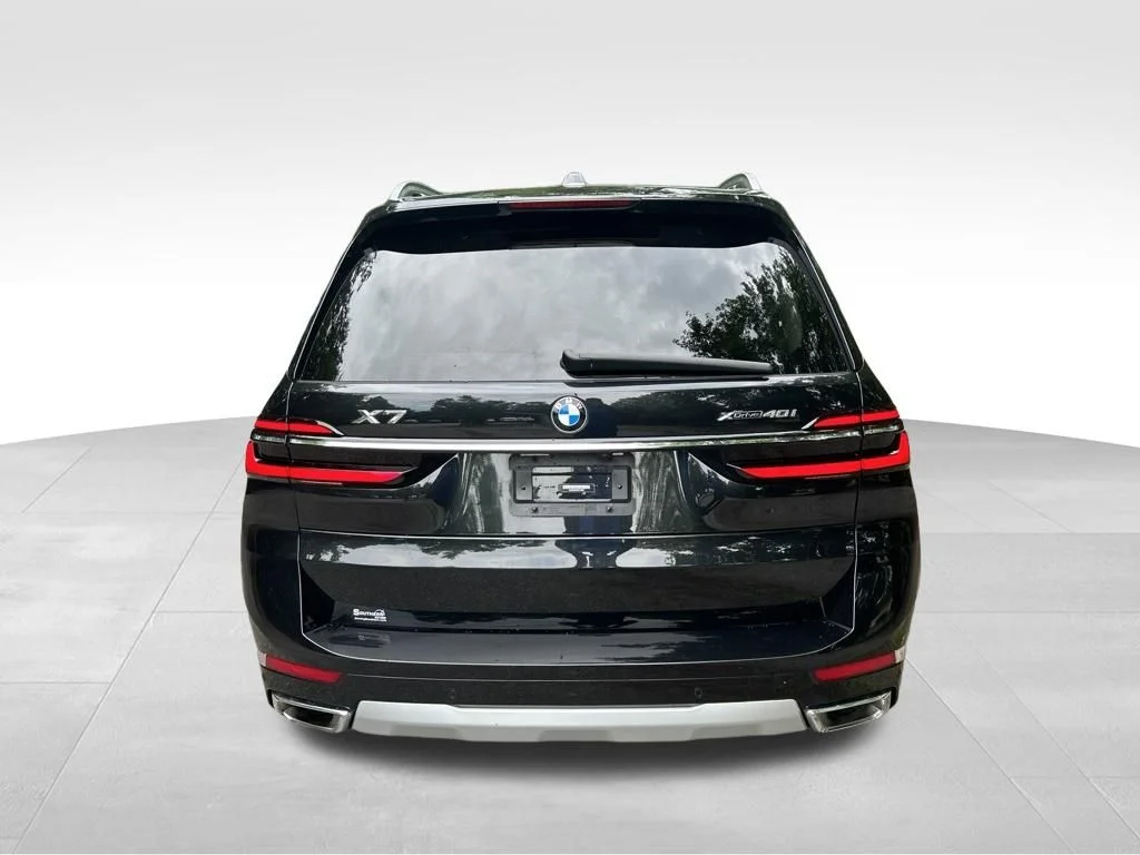 Used 2024 Black BMW xDrive40i image 4