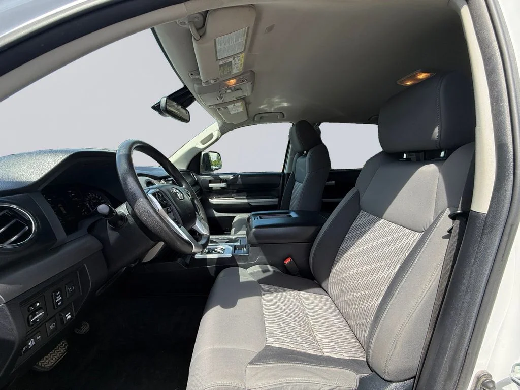 Used 2021 White Toyota SR5 image 11