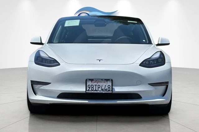 Used 2022  Tesla Performance image 9