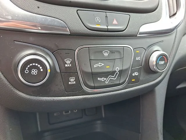 2022 Chevrolet Equinox LT - Photo 17