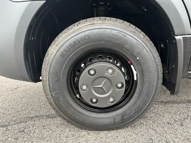 New 2026 Jet Black Mercedes-Benz 4500 image 9