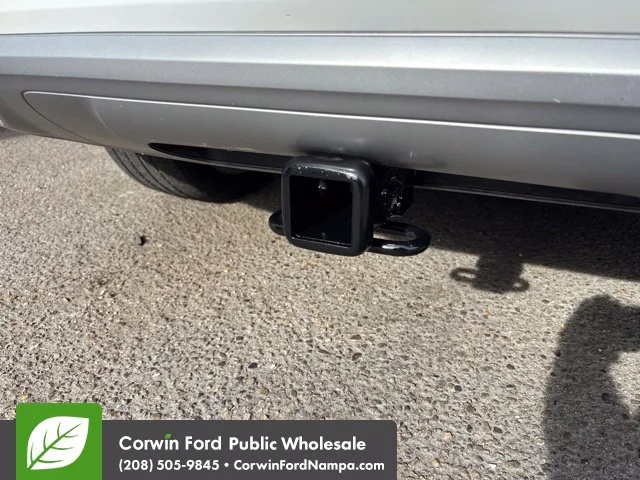 Used 2010 White Audi  image 12