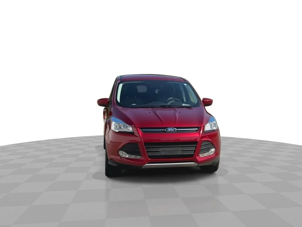 Used 2016 Red Ford SE image 3