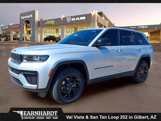 2026 Jeep Grand Cherokee Laredo Altitude