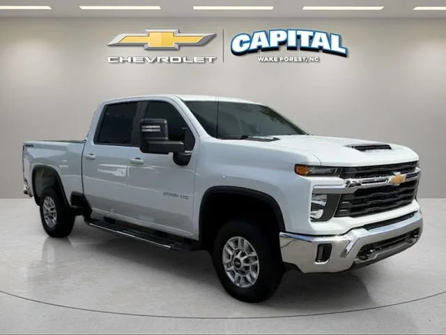 Used 2025 Summit White Chevrolet LT image 7