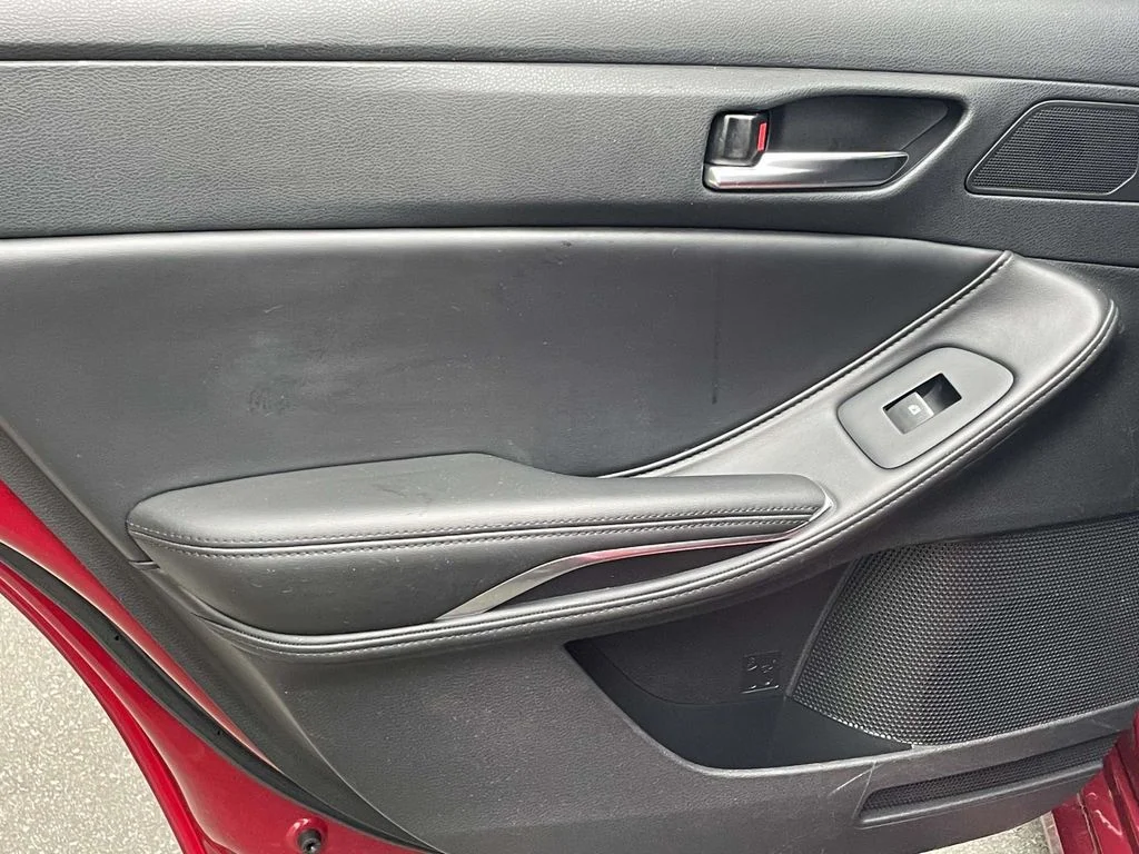 Used 2022 Red Toyota XLE image 10