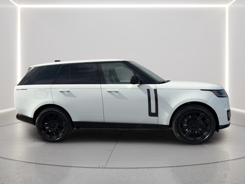 New 2026 Fuji White Land Rover SE image 4