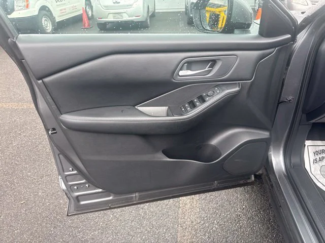 Used 2024 Gray Nissan SV image 17