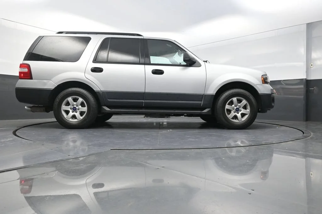 Used 2017 Silver Ford XL image 28