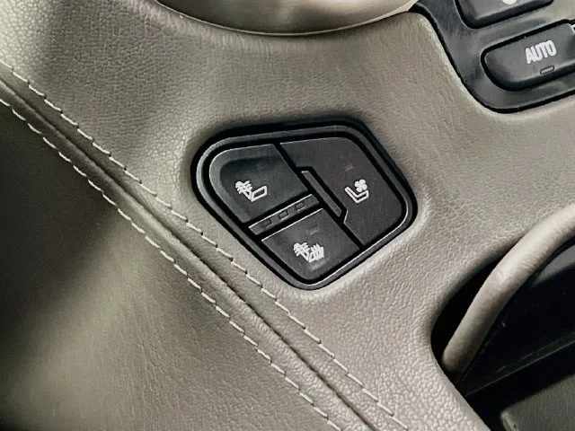 Used 2019 White GMC Denali image 22