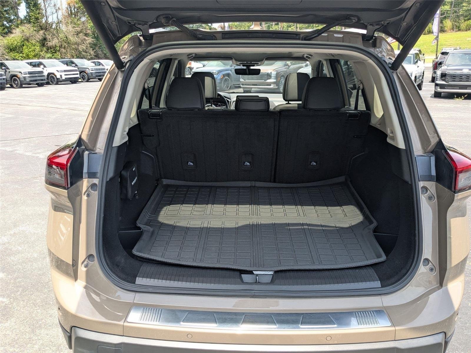 Used 2024 Baja Storm Metallic Nissan SV image 5