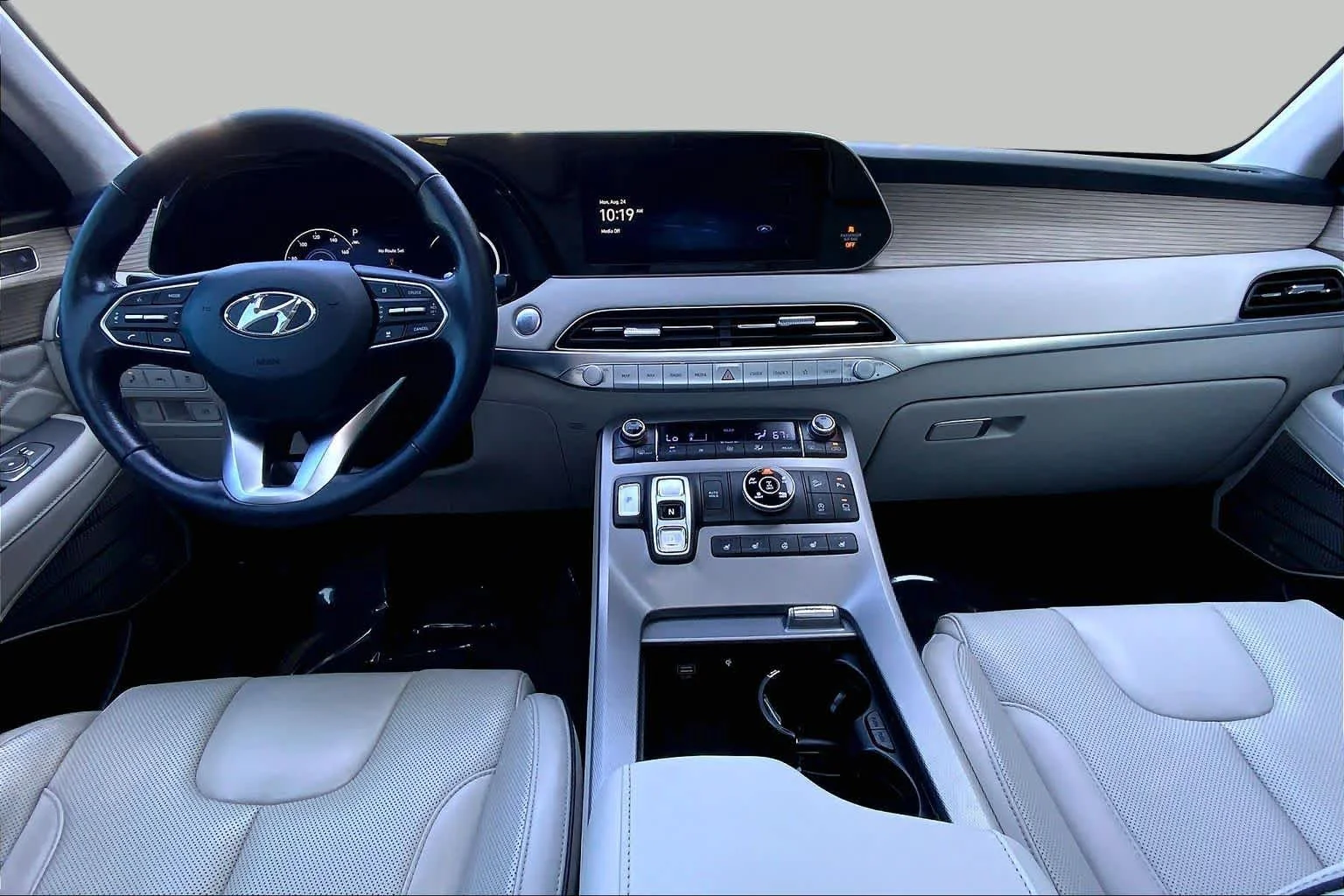 Used 2021 Sierra Burgundy Hyundai Calligraphy image 16
