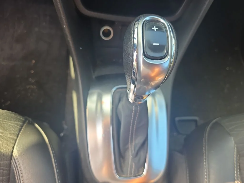 Used 2016 Red Buick Convenience image 18
