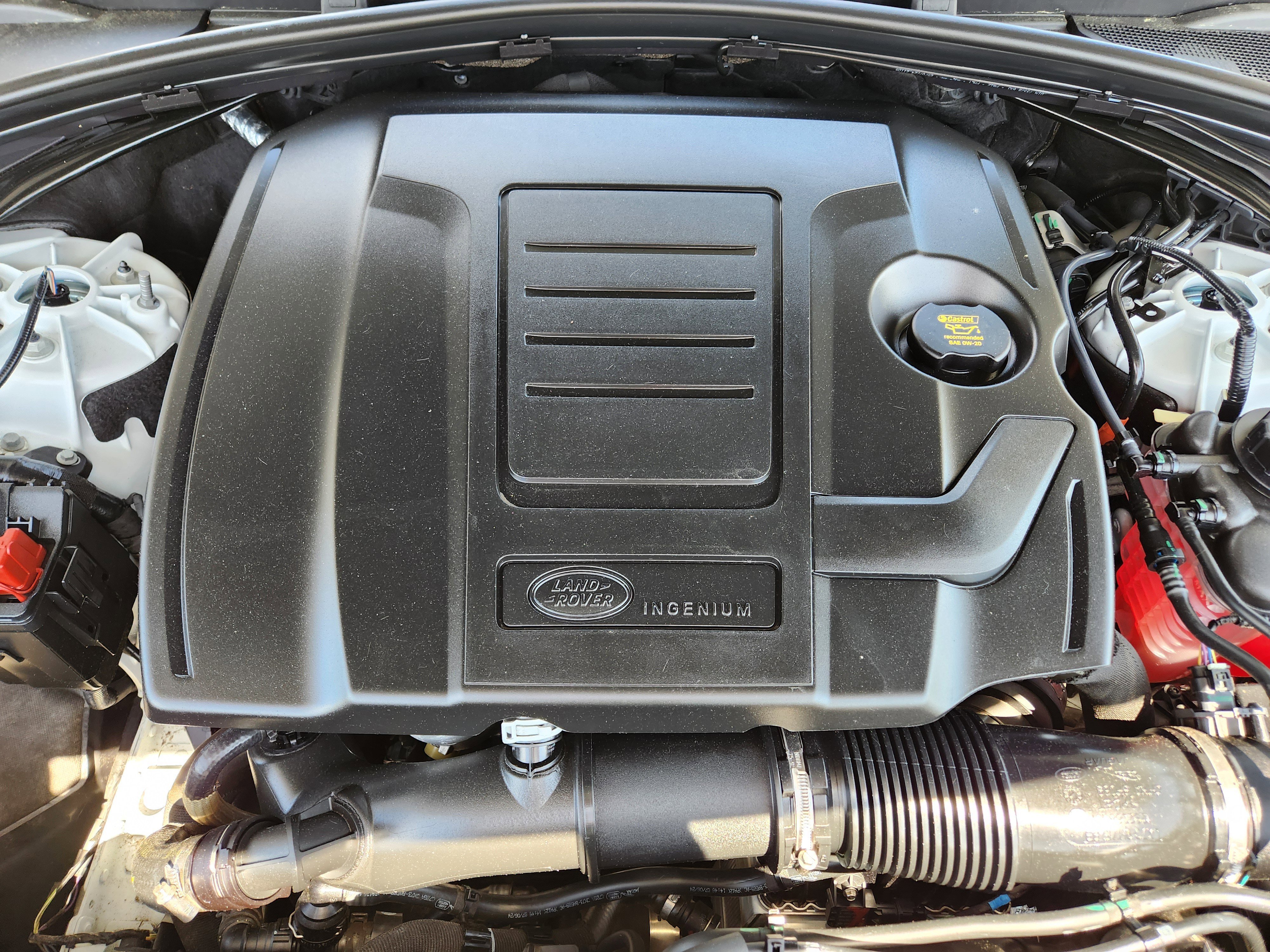 Certified Used 2026 Fuji White Land Rover Dynamic SE image 9
